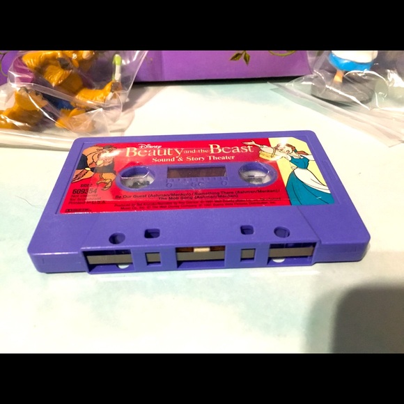 DISNEY BEAUTY AND THE BEAST SOUND & STORY THEATER - Picture 14 of 16